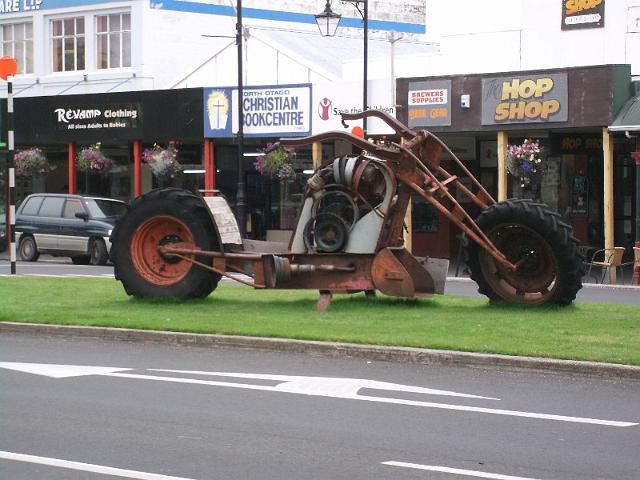 399 in oamaru sculpture